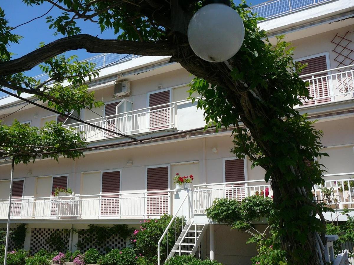 Juli Appartement Potidée