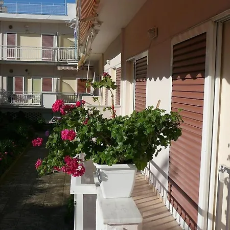 Apartments Juli Potidée Extérieur photo